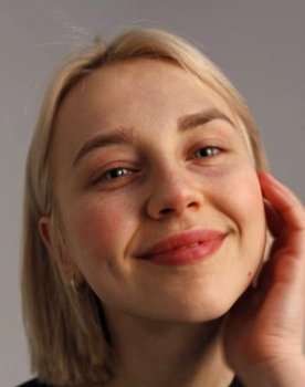 Darya Bryukhanova as Sveta