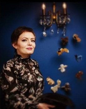 Thodora Katsifi as Maria