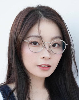 Isabella Chan as Ling (1992)