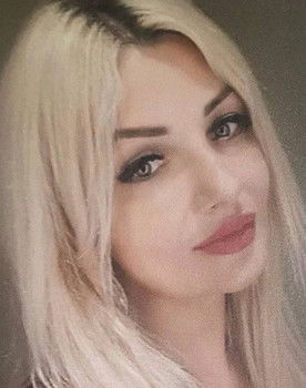 Olena Pasichnyk as Mother