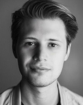 Kyle Dubiel as Jeff Franklin