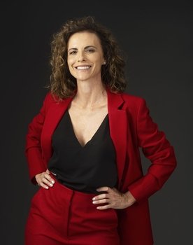 Fina López López as Madre