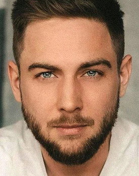 Alexander Babaev as Gambler