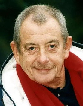 Derek Fowlds as Bernard Woolley