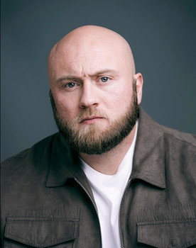Oliver Svendsen as Lovebird #1