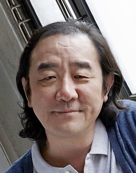 Kim Hong-pa as Doctor