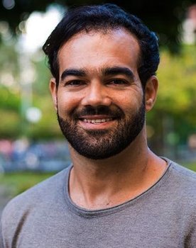 Cristiano Miranda as Caio