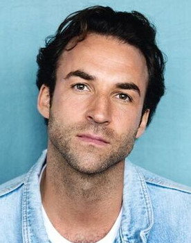 Linus Schütz as Classmate