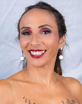 Neide Nazaré as Self