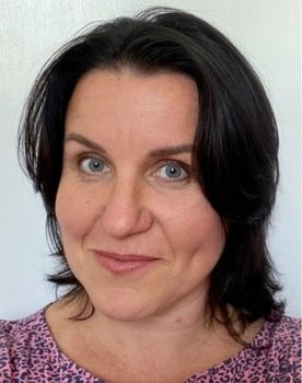 Reda Pinchera as Mom