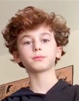 Anton Alluin as Aloé