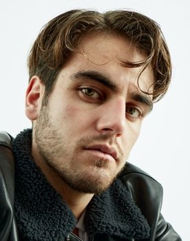 Malone Ettori as Capitaine Benoît Sarkissian