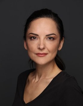 Dilek Aba as Songül