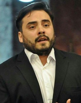 Luciano Santamaría as Alfredo Germont