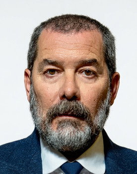 Fikret Kuşkan as Jesus Christ