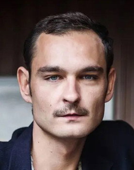 Andrei Viorel Tacu as Mario Lechner