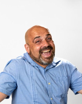 Juan Carlos Garces as Frank Medellin