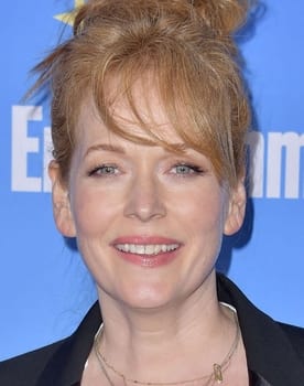 Chelah Horsdal as Lauren Brooks
