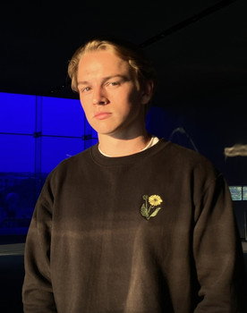 Nathan Kavanaugh as Luke Pint