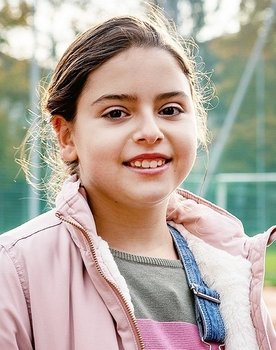 Julia Kostow as 