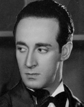 Víctor Urruchúa as El novio