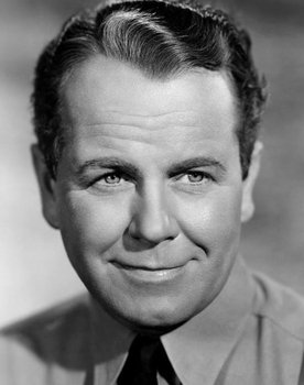 Regis Toomey as Detective Smiley North