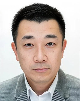 Takeshi Kawakami as 前野 健次〈26〉