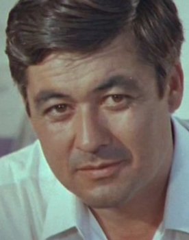 Tugan Rezhametov as Sharaf Niyasov