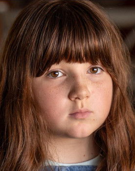 Autumn Molina as Younger Sister