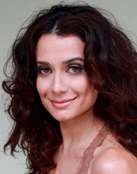 Millene Ramalho as Ticiane