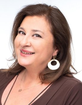 Elissavet Konstantinidou as Angela