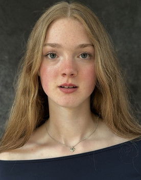 Elodie Grace Walker as Shona