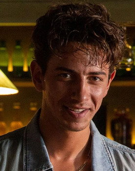 Christos Stratakis as Νεκτάριος