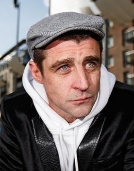 Darren Healy as Noel