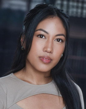 Raina Resplandor as MC