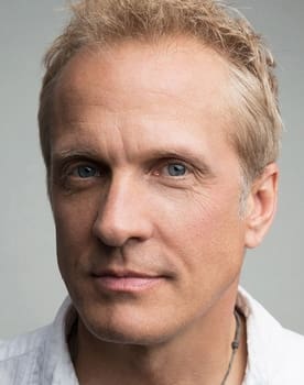 Patrick Fabian