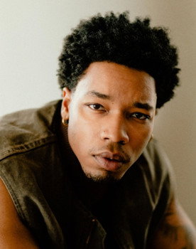 Jhaleil Swaby as Dean Jackson