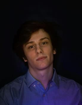 Antônio Miguel Spinelli as Tony