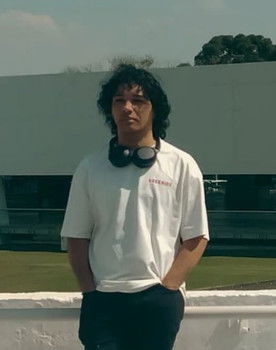 Oliver Oha as Oliver Oha