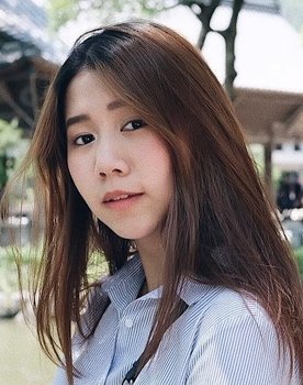 Debbie Kanchanisa Lim as Fah