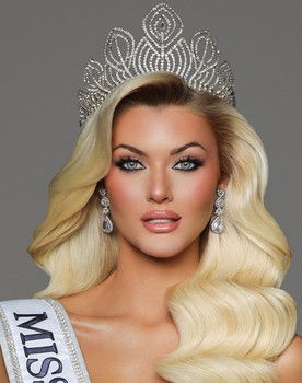 Victoria Kjær Theilvig