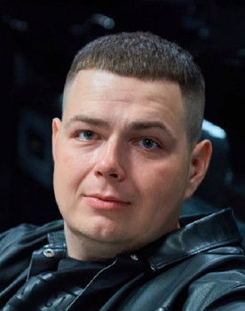 Ivan Trifonov as taxi driver