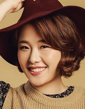 Choi Yoo-jin as Lee Pil-sun