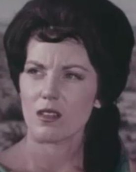 Marilyn Manning as Roxy Miller
