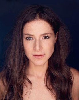 Chloe Sirene as Vivie