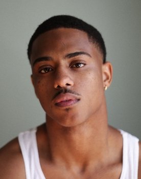 Keith Powers as Major Greenwood