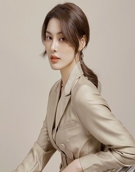 Ziling Huang as 李晴