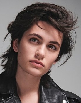 Ella Rumpf as 