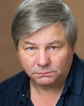 Viktor Nikitin as Volodya Starkov