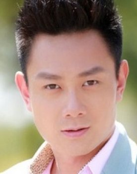 Vincent Yang as Popular Artist Commentator